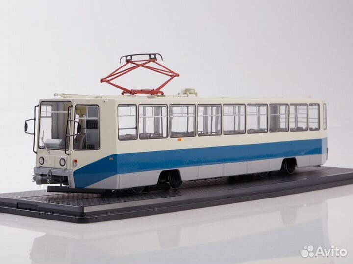 1:43 Масштабная модель Трамвай ктм-8, белый/синий
