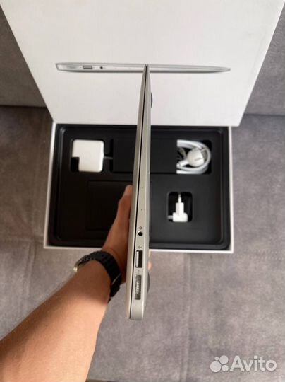 Macbook Air 13 2017 128 (батарея 167 циклов)