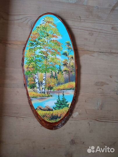 Панно из дерева с драгоценными камнями