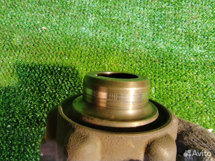 Крепление шкива коленвала Land Rover 5.0