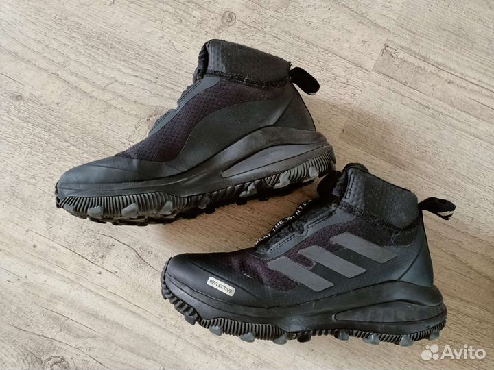 Зимние ботинки adidas