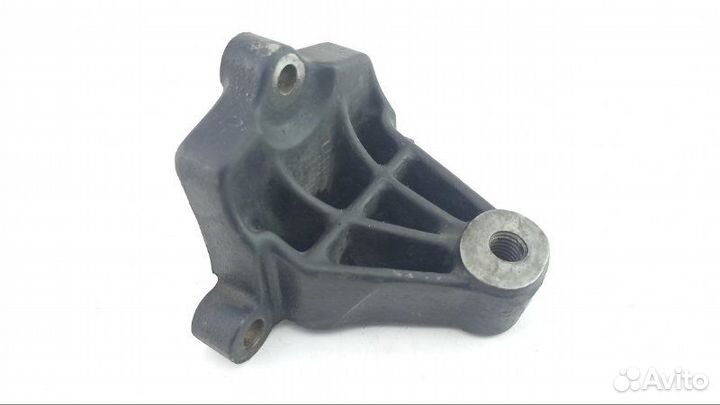 Кронштейн опоры двигателя задний Opel Vivaro F9Q