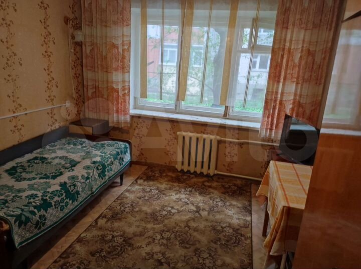 Комната 13 м² в > 9-к., 2/5 эт.