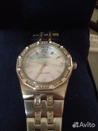 Часы. anne klein