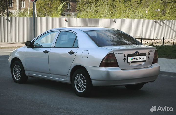 Toyota Corolla 1.5 AT, 2001, 350 000 км