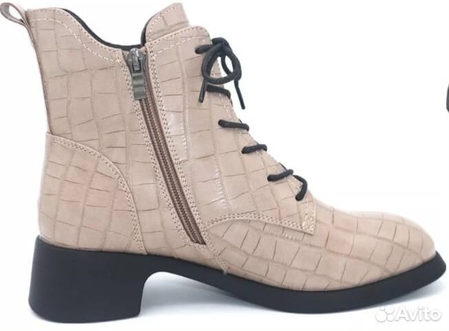 Продаю демисезонные ботинки