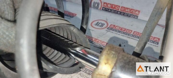 Стойка передняя правая toyota RAV4