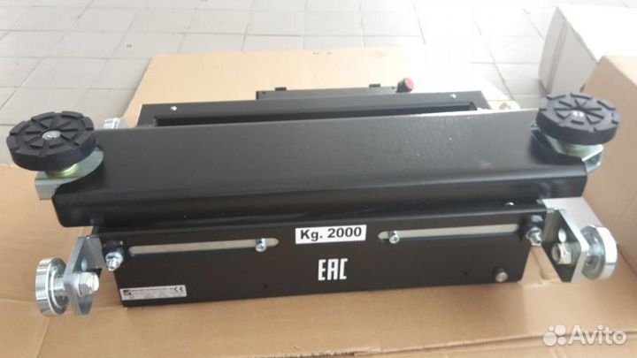 Траверса гидравлическая для подъемника и ямы