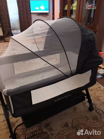 Кроватка для новорожденных приставная