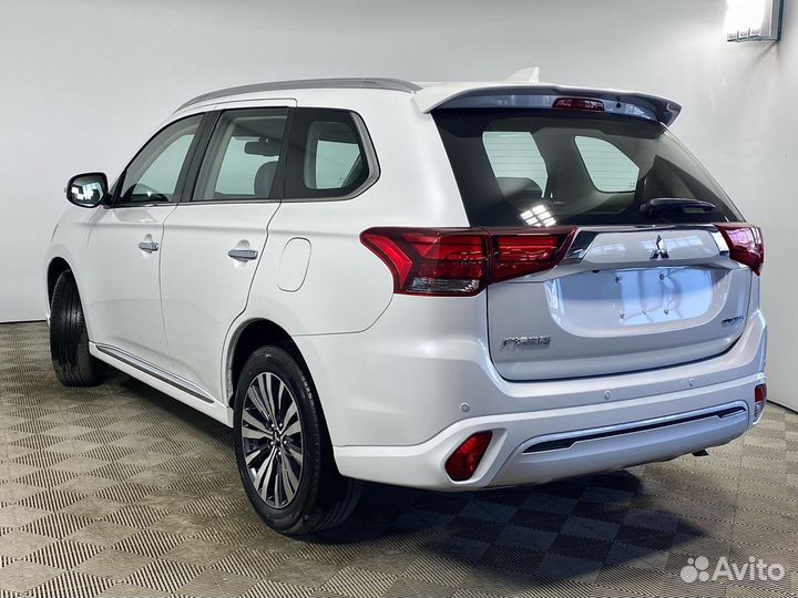 Mitsubishi Outlander 2.4 CVT, 2022, 46 км