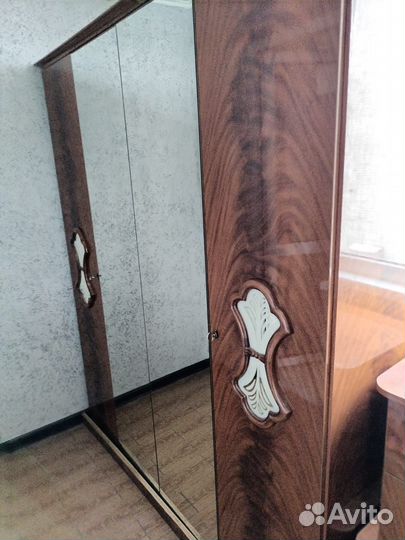 Спальный гарнитур