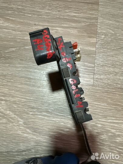 Блок клемма предохранители на акумулятор Skoda Oct