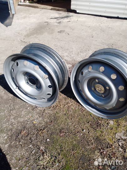 Продам 2 штампованных