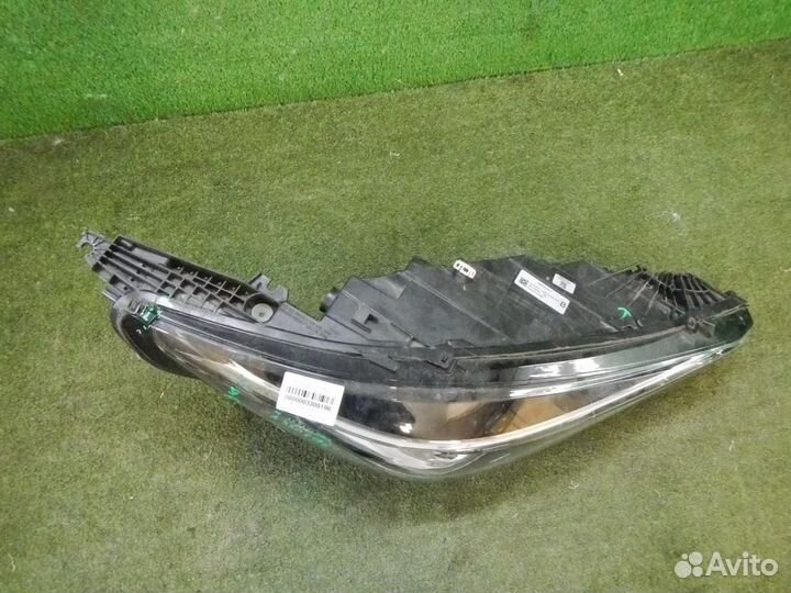 Фара правая Infiniti QX50