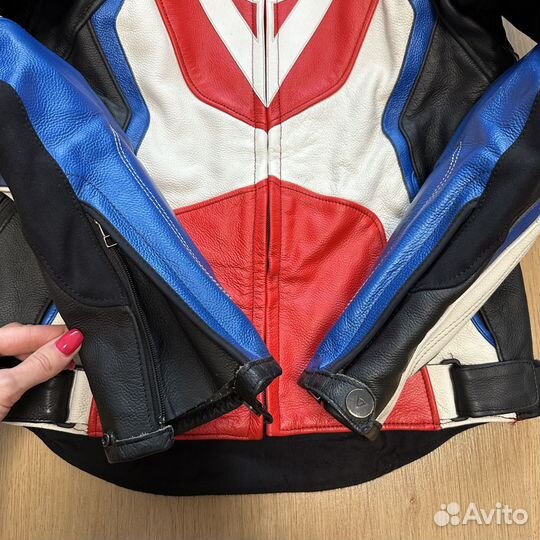 Мотокуртка кожаная Dainese Avro 4, размер 42-44