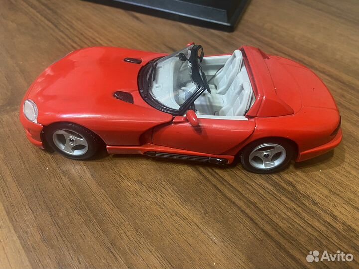 Bburago Dodge Viper RT 10 1:24
