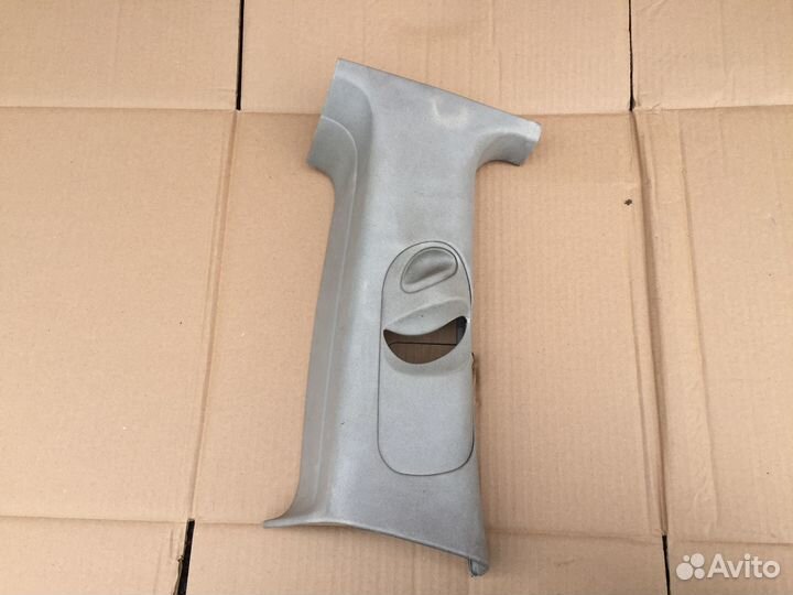 Облицовка стойки левая 98ABA24583 Ford Focus 1