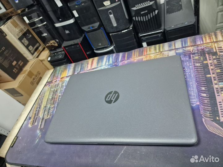 Ноутбук hp i3/8gb/ssd256