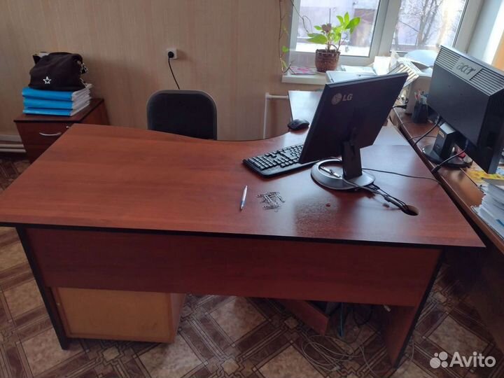 Компьютерный стол