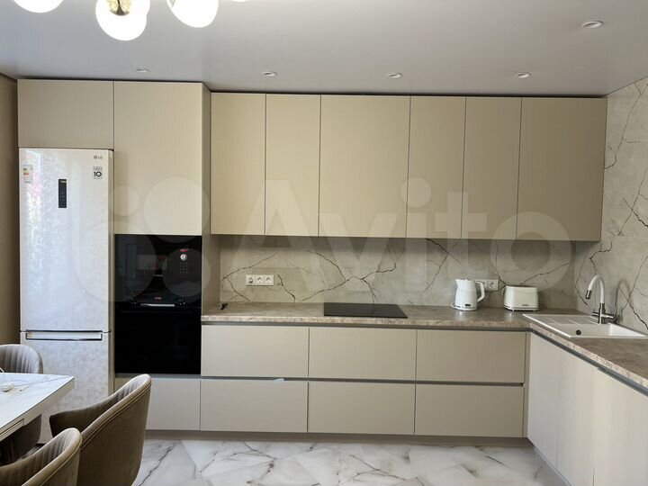 2-к. квартира, 75 м², 2/16 эт.