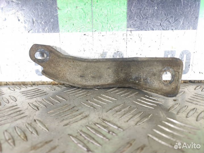 Кронштейн впускного коллектора Renault Logan 2005