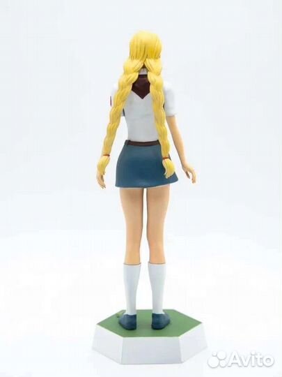 Фигурка Слави из Бесконечного лета