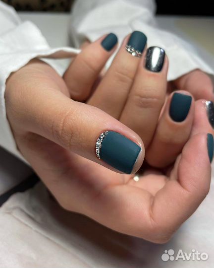 Маникюр - брови