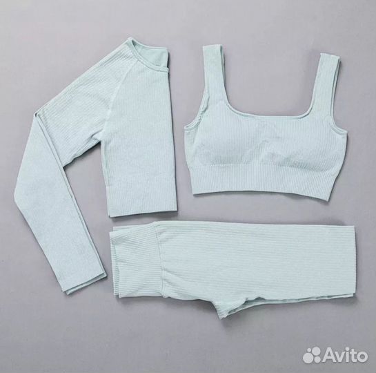 Спортивный костюм 3 в 1 новый тайтсы топ рашгард