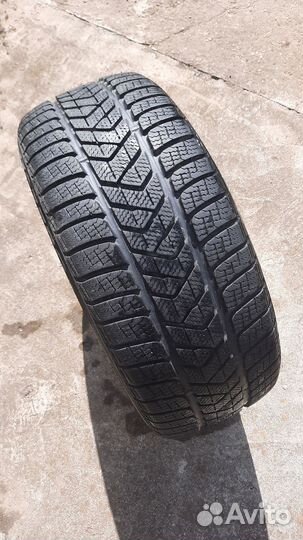 Pirelli Winter Sottozero 3 245/45 R19 102V