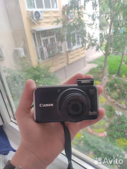Компактный фотоаппарат canon