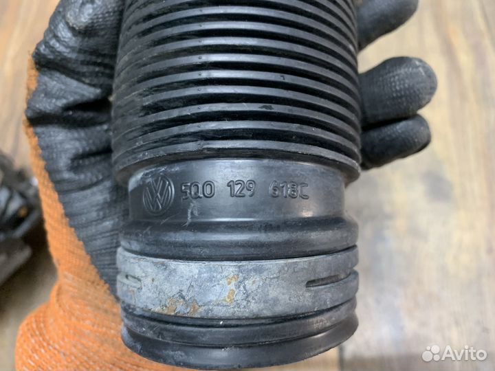 Skoda Octavia A7 Патрубок воздушного фильтра