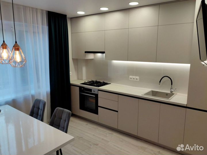 Кухня в потолок на заказ