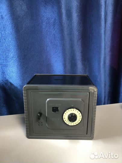 Сейф с сигнализацией