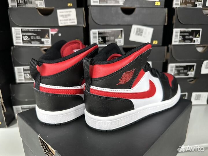 Кроссовки детские Air Jordan 1 Mid (31 EU)