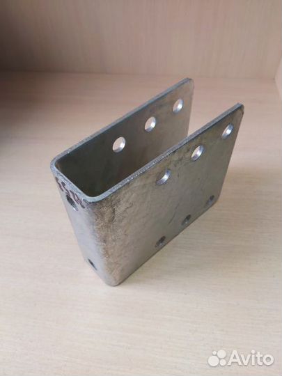 Кронштейн замкового устройства прицепа #50мм регу