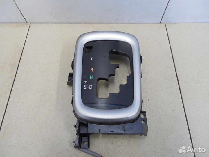 Накладка (кузов внутри) Hi Lux 2015