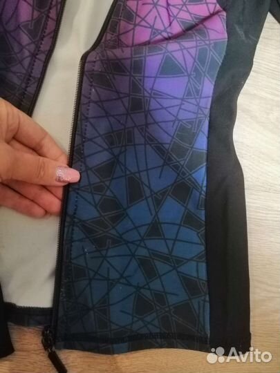 Спортивная кофта для занятий по фигурному катанию