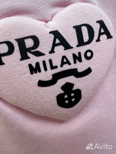 Футболка prada