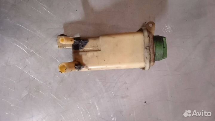 Бачок гидроусилителя Volkswagen Passat B5 1999