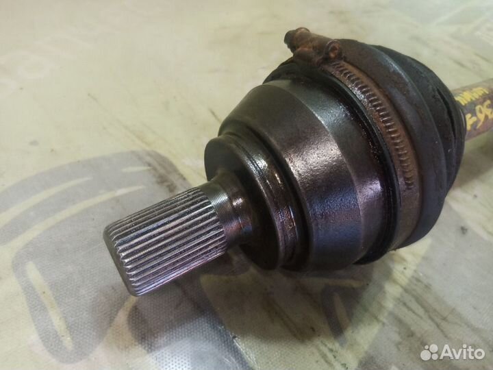 Ось привод шрус передний левый Ford Focus 2