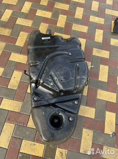 Топливный бак Geely Emgrand Ec7 1.8