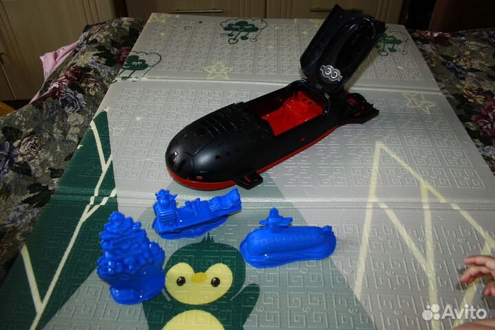 Подводная лодка, катер, пожарная машина