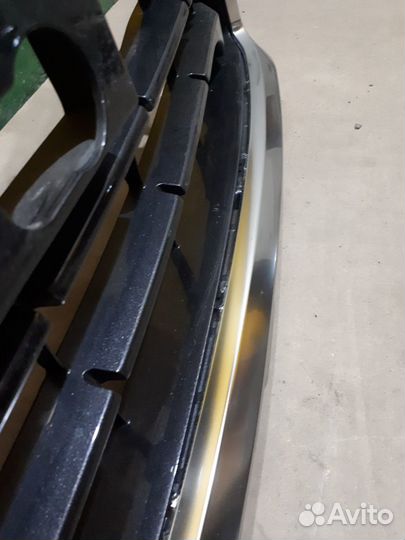 Решетка радиатора Lexus NX300