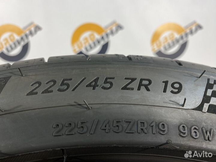 Michelin Pilot Sport 4 225/45 R19 97W