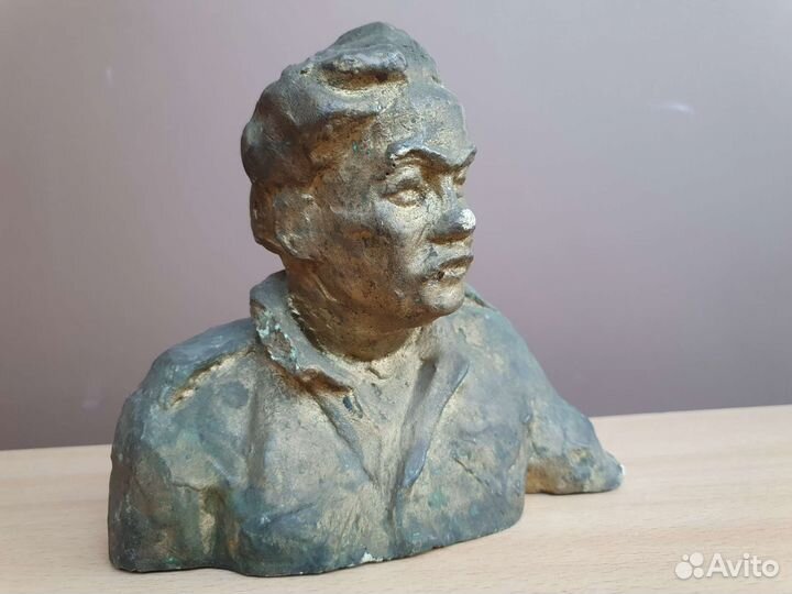 Старинный бюст чапаев