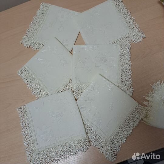 Скатерть с кружевом