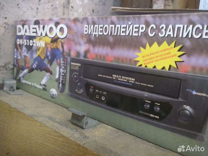 Видеомагнитофон Daewoo