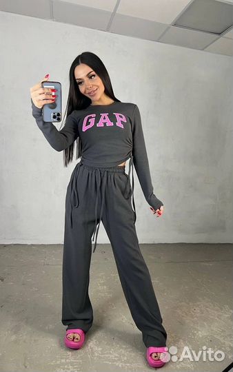 Готовый бизнес магазин одежды,женской и мужской