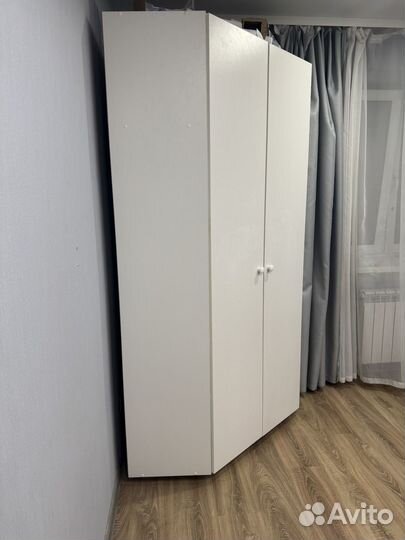 Угловой шкаф