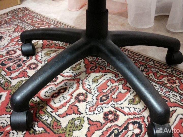 Компьютерное офисное кресло